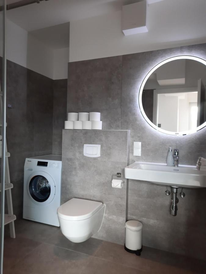 Skysuite Holiday Home เวียนนา ภายนอก รูปภาพ